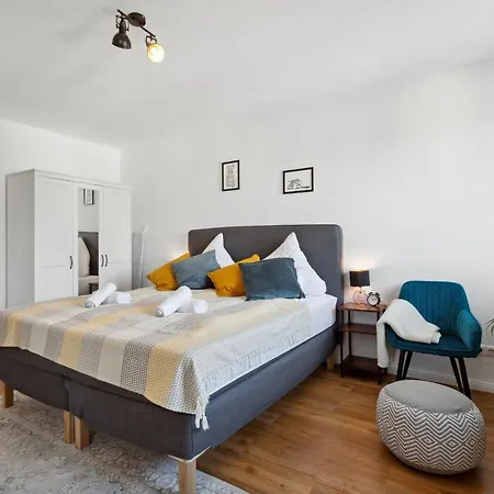 Cruwzo I Cozy Next To Hospital