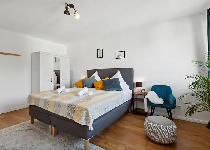 Cruwzo I Cozy Next To Hospital